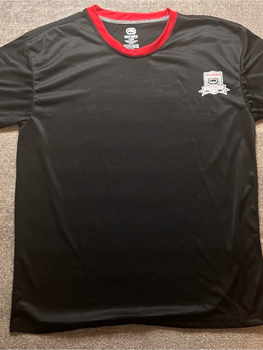 Ecko Unlimited Black Short-Sleeve‎ Athletic Tee with Red Neckline Size L A1-6